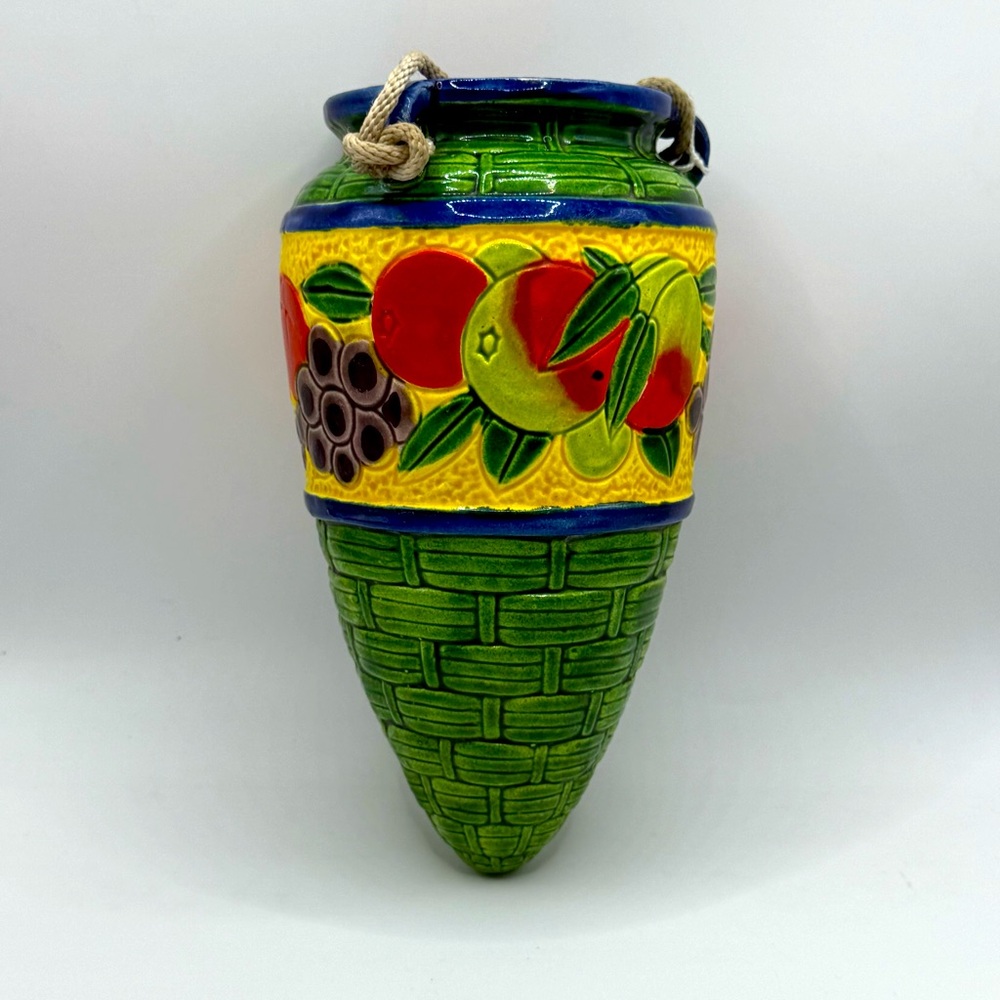 Vintage hand painted Green Ceramic Weaved Basket Fruit Hanging‎ Wall Pocket